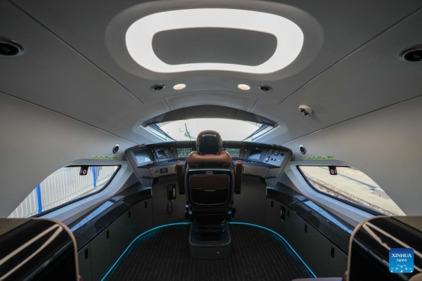 В Китае появился пассажирский поезд, способный развивать 450 километров в час — посмотрите, как он выглядит внутри В Китае появился пассажирский поезд, способный развивать 450 километров в час — посмотрите, как он выглядит внутри