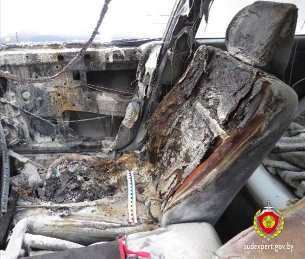 Мужчина поджог автомобиль бывшей Мужчина поджог автомобиль бывшей