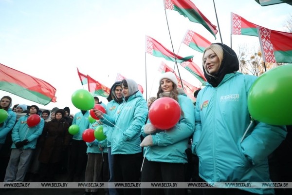 Мурал «Будущее Беларуси в твоих руках» появился в Барановичах Мурал «Будущее Беларуси в твоих руках» появился в Барановичах