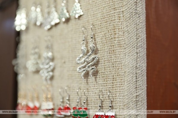 Сходили на предновогодние ярмарки и поговорили с брестчанами Сходили на предновогодние ярмарки и поговорили с брестчанами