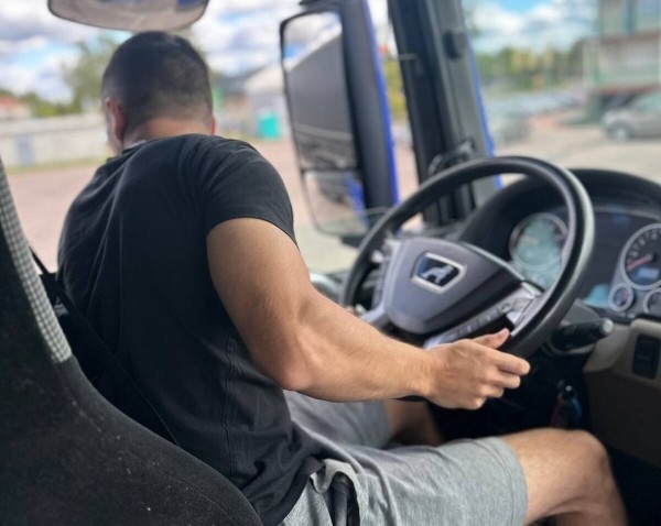 Пинчанин открыл школу для дальнобойщиков в Польше. Выгодно? Пинчанин открыл школу для дальнобойщиков в Польше. Выгодно?