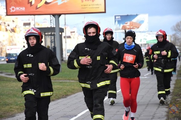 В Бресте состоялся третий новогодний забег — фото и видеорепортаж В Бресте состоялся третий новогодний забег — фото и видеорепортаж