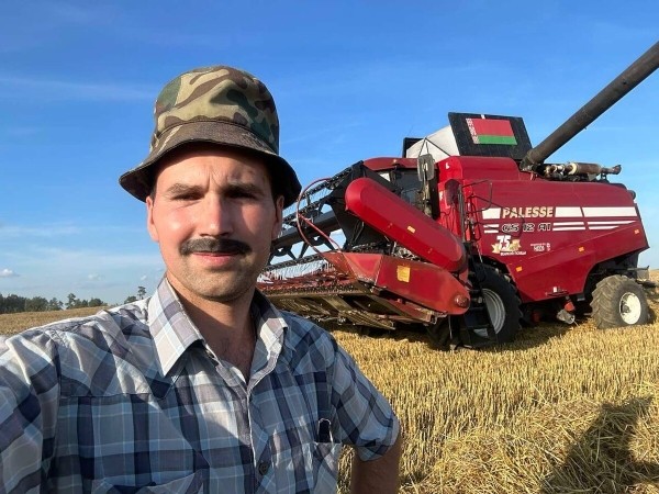 Чем сейчас занимаются белорусские блогеры Пан Усялян, Феликсович и трактористка Наташа? Чем сейчас занимаются белорусские блогеры Пан Усялян, Феликсович и трактористка Наташа?