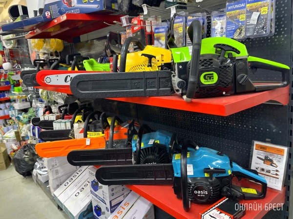 Ваши мужчины будут довольны! В этом строительном магазине Бреста огромный выбор товаров. Сделали для вас фотоэкскурсию Ваши мужчины будут довольны! В этом строительном магазине Бреста огромный выбор товаров. Сделали для вас фотоэкскурсию