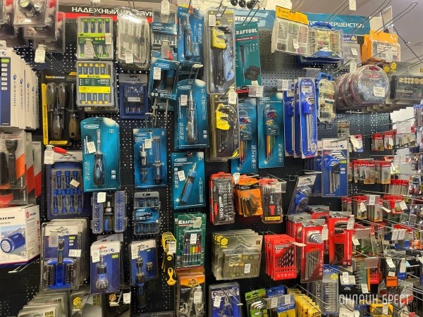 Ваши мужчины будут довольны! В этом строительном магазине Бреста огромный выбор товаров. Сделали для вас фотоэкскурсию Ваши мужчины будут довольны! В этом строительном магазине Бреста огромный выбор товаров. Сделали для вас фотоэкскурсию