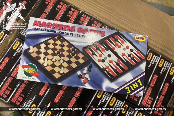 Партию чехлов для мобильных телефонов стоимостью более 300 тыс. рублей пытались ввезти в Беларусь, спрятав среди детских игрушек Партию чехлов для мобильных телефонов стоимостью более 300 тыс. рублей пытались ввезти в Беларусь, спрятав среди детских игрушек