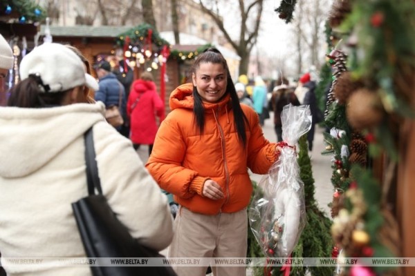 Сходили на предновогодние ярмарки и поговорили с брестчанами Сходили на предновогодние ярмарки и поговорили с брестчанами