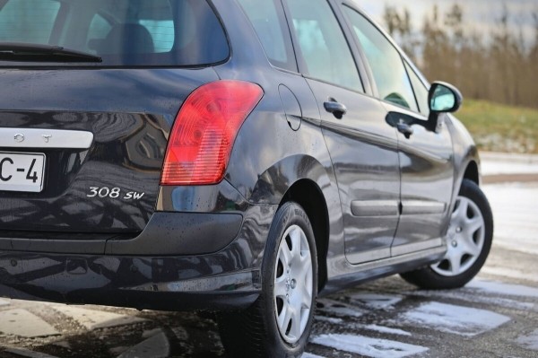 «Выиграл на аукционе за 2 620 евро». Белорус пригнал «непроходной» Peugeot 308 SW с небольшим пробегом «Выиграл на аукционе за 2 620 евро». Белорус пригнал «непроходной» Peugeot 308 SW с небольшим пробегом