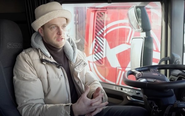 Чем сейчас занимаются белорусские блогеры Пан Усялян, Феликсович и трактористка Наташа? Чем сейчас занимаются белорусские блогеры Пан Усялян, Феликсович и трактористка Наташа?