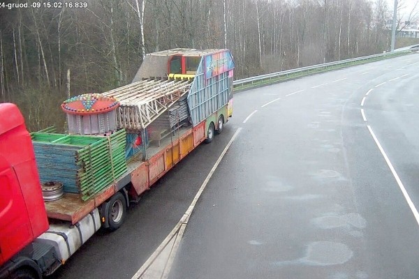 Из Беларуси вывозили аттракционы. Главный «фокус» оказался в полуприцепах Из Беларуси вывозили аттракционы. Главный «фокус» оказался в полуприцепах