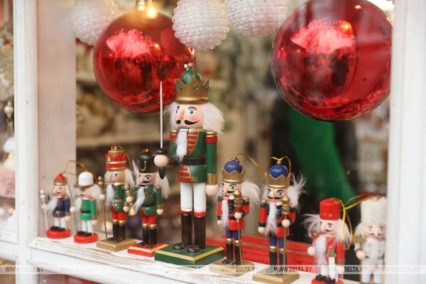 Сходили на предновогодние ярмарки и поговорили с брестчанами Сходили на предновогодние ярмарки и поговорили с брестчанами