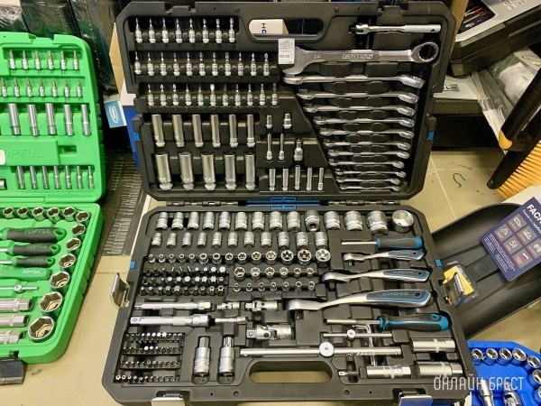 Ваши мужчины будут довольны! В этом строительном магазине Бреста огромный выбор товаров. Сделали для вас фотоэкскурсию Ваши мужчины будут довольны! В этом строительном магазине Бреста огромный выбор товаров. Сделали для вас фотоэкскурсию