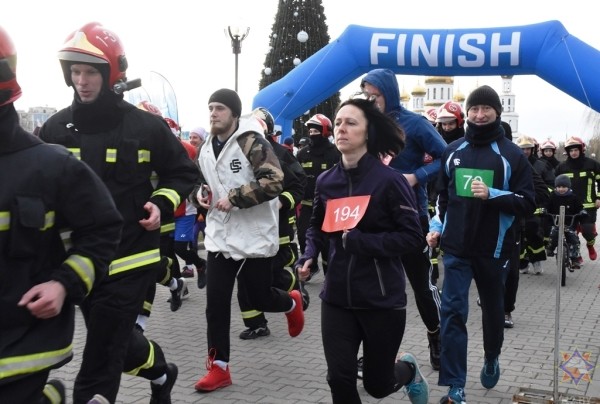 В Бресте состоялся третий новогодний забег — фото и видеорепортаж В Бресте состоялся третий новогодний забег — фото и видеорепортаж