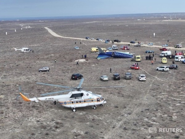 В Казахстане упал пассажирский самолет — видео и фото В Казахстане упал пассажирский самолет — видео и фото