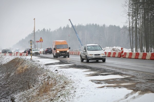 «Дальность полёта — 12 километров». Журналисты подежурили вместе с ГАИ и дроном на дороге