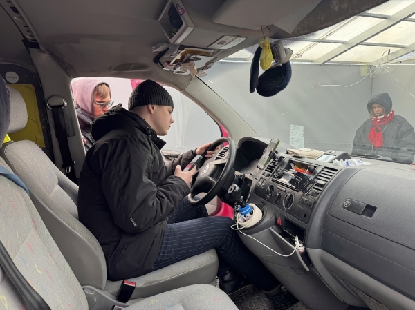 Розовый Volkswagen T5 шесть лет находится в продаже Розовый Volkswagen T5 шесть лет находится в продаже