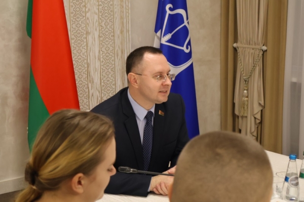 Какая главная проблема в городе? Глава Бреста ответил на вопросы молодежи Какая главная проблема в городе? Глава Бреста ответил на вопросы молодежи