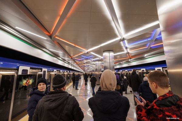 Так выглядят новые станции метро в Минске из кабины машиниста — залипательное видео Так выглядят новые станции метро в Минске из кабины машиниста — залипательное видео