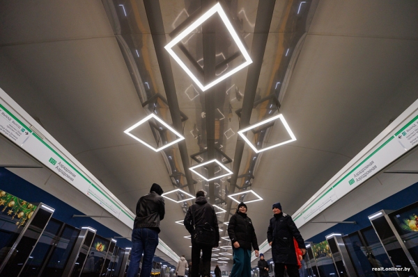 Так выглядят новые станции метро в Минске из кабины машиниста — залипательное видео Так выглядят новые станции метро в Минске из кабины машиниста — залипательное видео