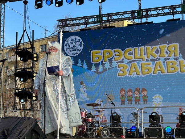 В Бресте сегодня происходит фестиваль «Брэсцкiя забавы». Во сколько фейерверк и лазерное шоу? В Бресте сегодня происходит фестиваль «Брэсцкiя забавы». Во сколько фейерверк и лазерное шоу?