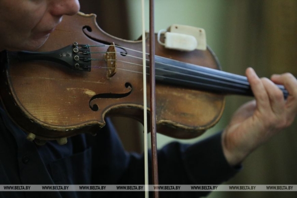 Учащиеся и студенты Брестской области закружили на балу в Коссовском дворце Учащиеся и студенты Брестской области закружили на балу в Коссовском дворце