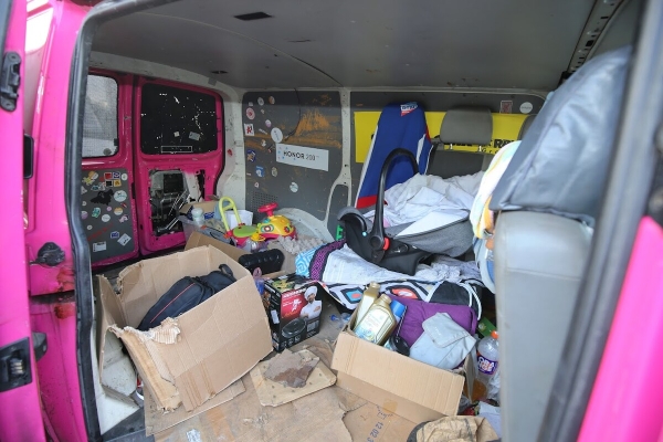 Розовый Volkswagen T5 шесть лет находится в продаже Розовый Volkswagen T5 шесть лет находится в продаже