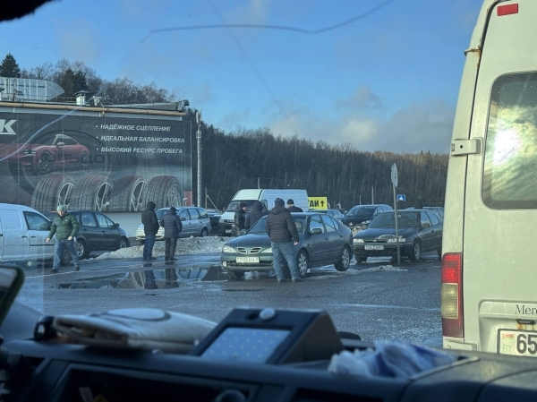 Розовый Volkswagen T5 шесть лет находится в продаже Розовый Volkswagen T5 шесть лет находится в продаже