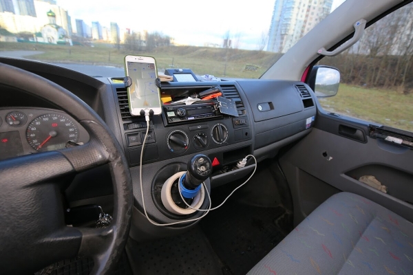 Розовый Volkswagen T5 шесть лет находится в продаже Розовый Volkswagen T5 шесть лет находится в продаже