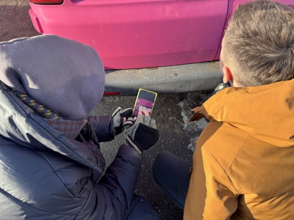 Розовый Volkswagen T5 шесть лет находится в продаже Розовый Volkswagen T5 шесть лет находится в продаже