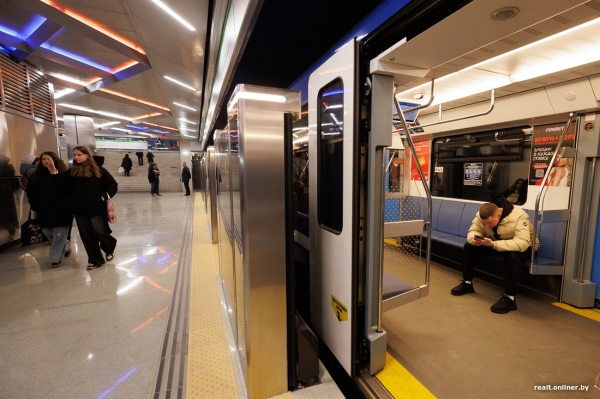Так выглядят новые станции метро в Минске из кабины машиниста — залипательное видео Так выглядят новые станции метро в Минске из кабины машиниста — залипательное видео