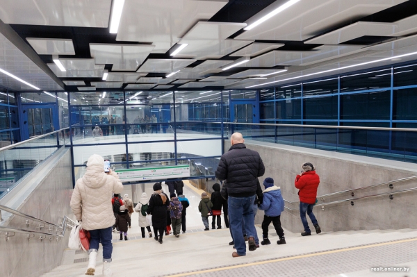 Так выглядят новые станции метро в Минске из кабины машиниста — залипательное видео Так выглядят новые станции метро в Минске из кабины машиниста — залипательное видео