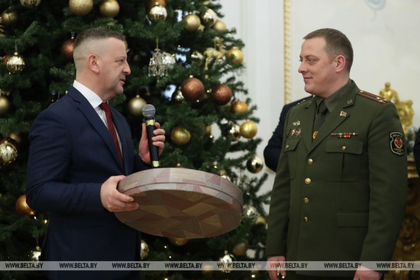 Учащиеся и студенты Брестской области закружили на балу в Коссовском дворце Учащиеся и студенты Брестской области закружили на балу в Коссовском дворце