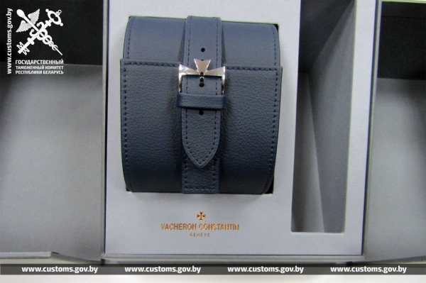 Мужчина пытался провести через границу часы за 118 тысяч рублей Мужчина пытался провести через границу часы за 118 тысяч рублей