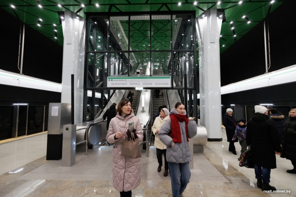 Так выглядят новые станции метро в Минске из кабины машиниста — залипательное видео Так выглядят новые станции метро в Минске из кабины машиниста — залипательное видео