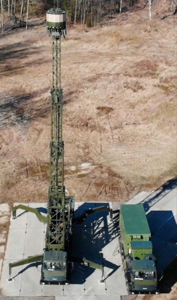 В Брестской области на боевое дежурство заступила радиолокационная станция обнаружения маловысотных целей «Роса-РБ» В Брестской области на боевое дежурство заступила радиолокационная станция обнаружения маловысотных целей «Роса-РБ»