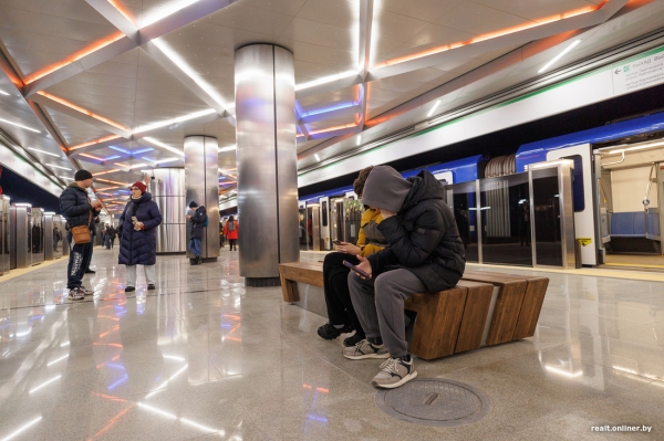 Так выглядят новые станции метро в Минске из кабины машиниста — залипательное видео Так выглядят новые станции метро в Минске из кабины машиниста — залипательное видео