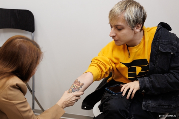 «Я набиваю людям реалистичные пупки, соски и глаза». Белорусская тату-мастер делает то, что не могут хирурги «Я набиваю людям реалистичные пупки, соски и глаза». Белорусская тату-мастер делает то, что не могут хирурги