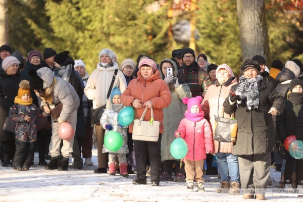 В поместье белорусского Деда Мороза в Беловежской пуще состоялось праздничное мероприятие «Проводы Снегурочки»