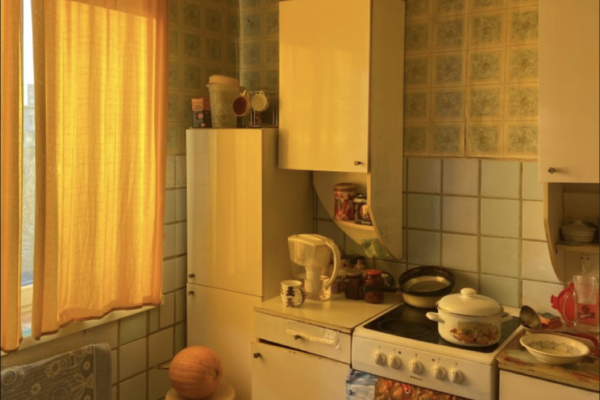 «Спали в конуре за шкафом». Белорусы вспоминают бедные интерьеры из 90-х и 2000-х «Спали в конуре за шкафом». Белорусы вспоминают бедные интерьеры из 90-х и 2000-х