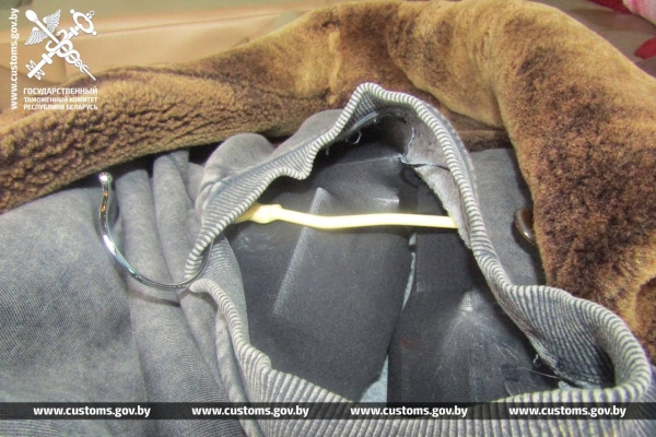 Что с этой дубленкой не так? Случай на границе Что с этой дубленкой не так? Случай на границе