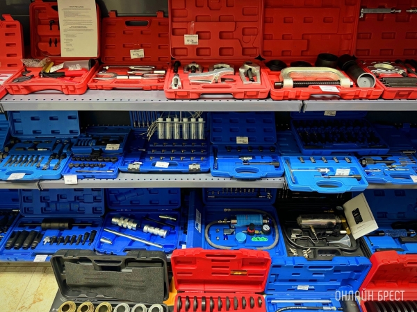 Шиномонтаж, СТО и большой магазин автотоваров и инструментов теперь в д. Федьковичи! Шиномонтаж, СТО и большой магазин автотоваров и инструментов теперь в д. Федьковичи!