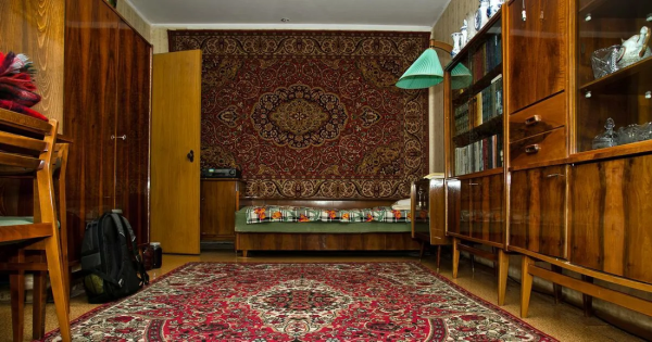 «Спали в конуре за шкафом». Белорусы вспоминают бедные интерьеры из 90-х и 2000-х «Спали в конуре за шкафом». Белорусы вспоминают бедные интерьеры из 90-х и 2000-х