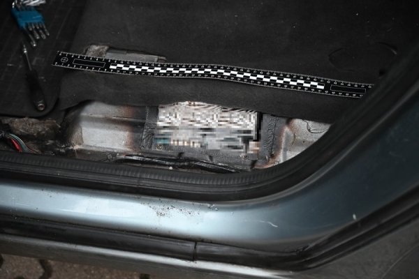 Белоруса за рулем польского Opel задержали с контрабандой сигарет на границе — автомобиль был подготовлен Белоруса за рулем польского Opel задержали с контрабандой сигарет на границе — автомобиль был подготовлен