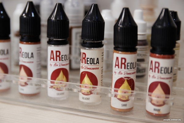 «Я набиваю людям реалистичные пупки, соски и глаза». Белорусская тату-мастер делает то, что не могут хирурги «Я набиваю людям реалистичные пупки, соски и глаза». Белорусская тату-мастер делает то, что не могут хирурги