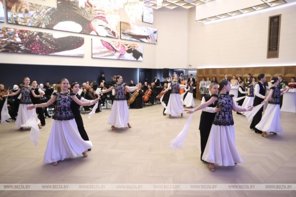 Военнослужащий сделал девушке предложение на офицерском балу в Бресте. История знакомства Военнослужащий сделал девушке предложение на офицерском балу в Бресте. История знакомства