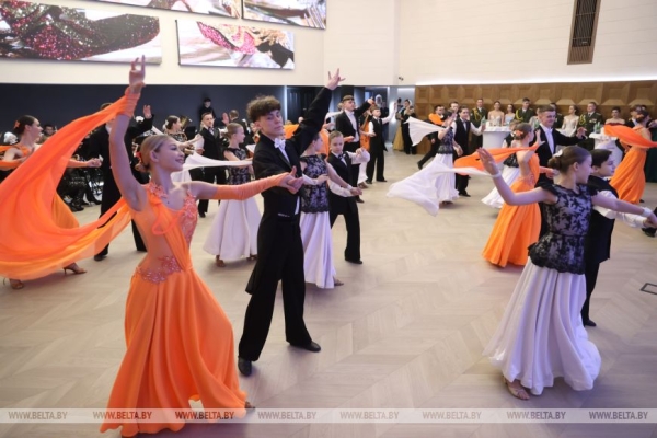 Военнослужащий сделал девушке предложение на офицерском балу в Бресте. История знакомства Военнослужащий сделал девушке предложение на офицерском балу в Бресте. История знакомства