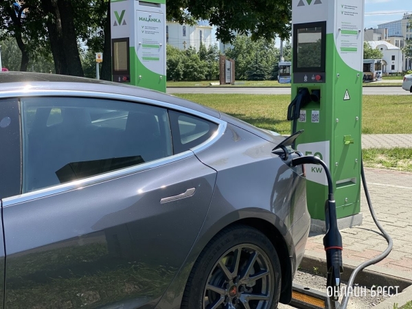 На таможне напомнили об изменениях при ввозе электрокаров в Беларусь На таможне напомнили об изменениях при ввозе электрокаров в Беларусь