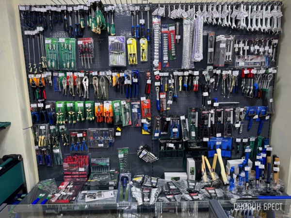 Шиномонтаж, СТО и большой магазин автотоваров и инструментов теперь в д. Федьковичи! Шиномонтаж, СТО и большой магазин автотоваров и инструментов теперь в д. Федьковичи!