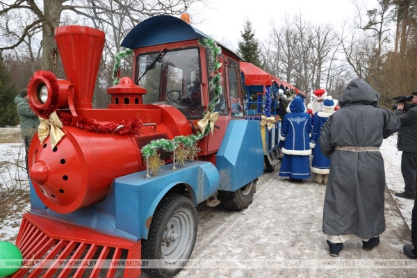 В поместье белорусского Деда Мороза в Беловежской пуще состоялось праздничное мероприятие «Проводы Снегурочки»