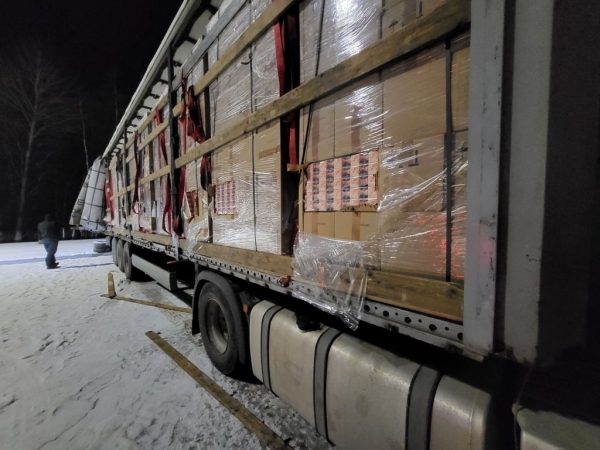 В Литве задержали две фуры с белорусскими сигаретами на сумму 5,6 млн евро В Литве задержали две фуры с белорусскими сигаретами на сумму 5,6 млн евро